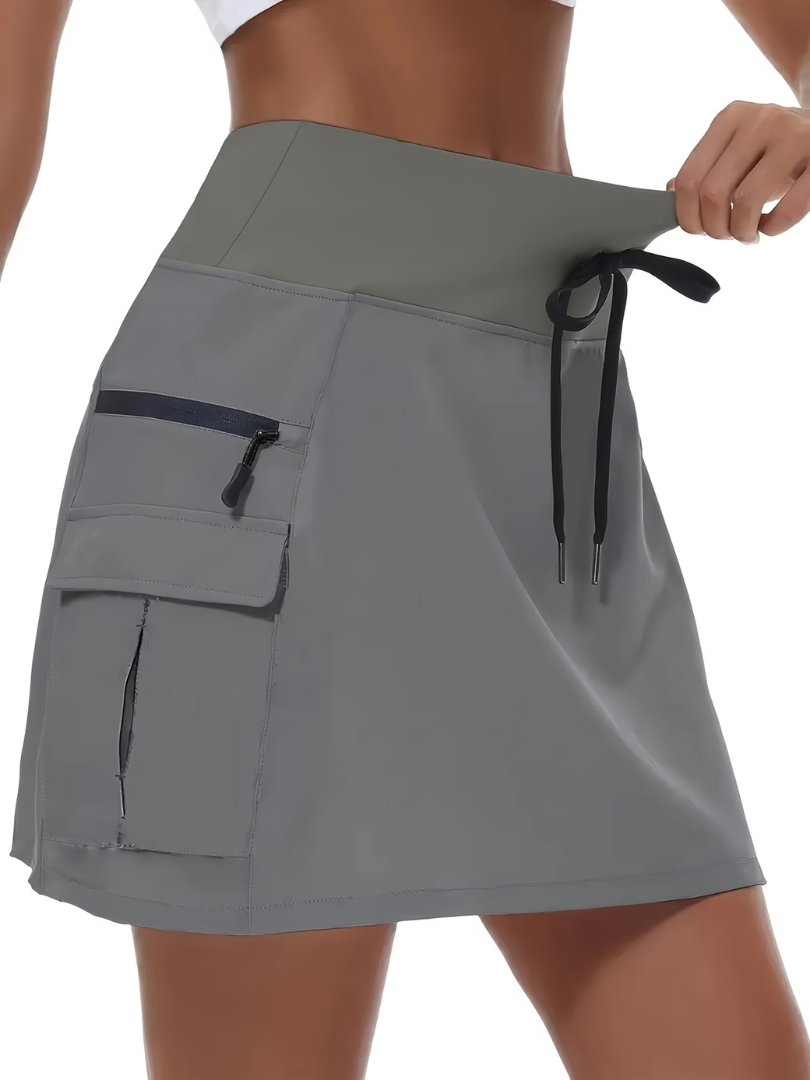 Elegantné sukňové šortky s vysokým pásom Perla – Svetlosivá