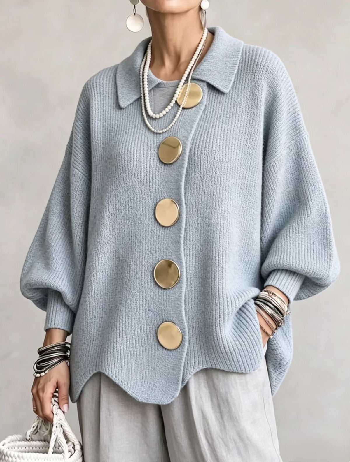 Oversize kardigán so zlatými gombíkmi Izabela – Blankytná modrá