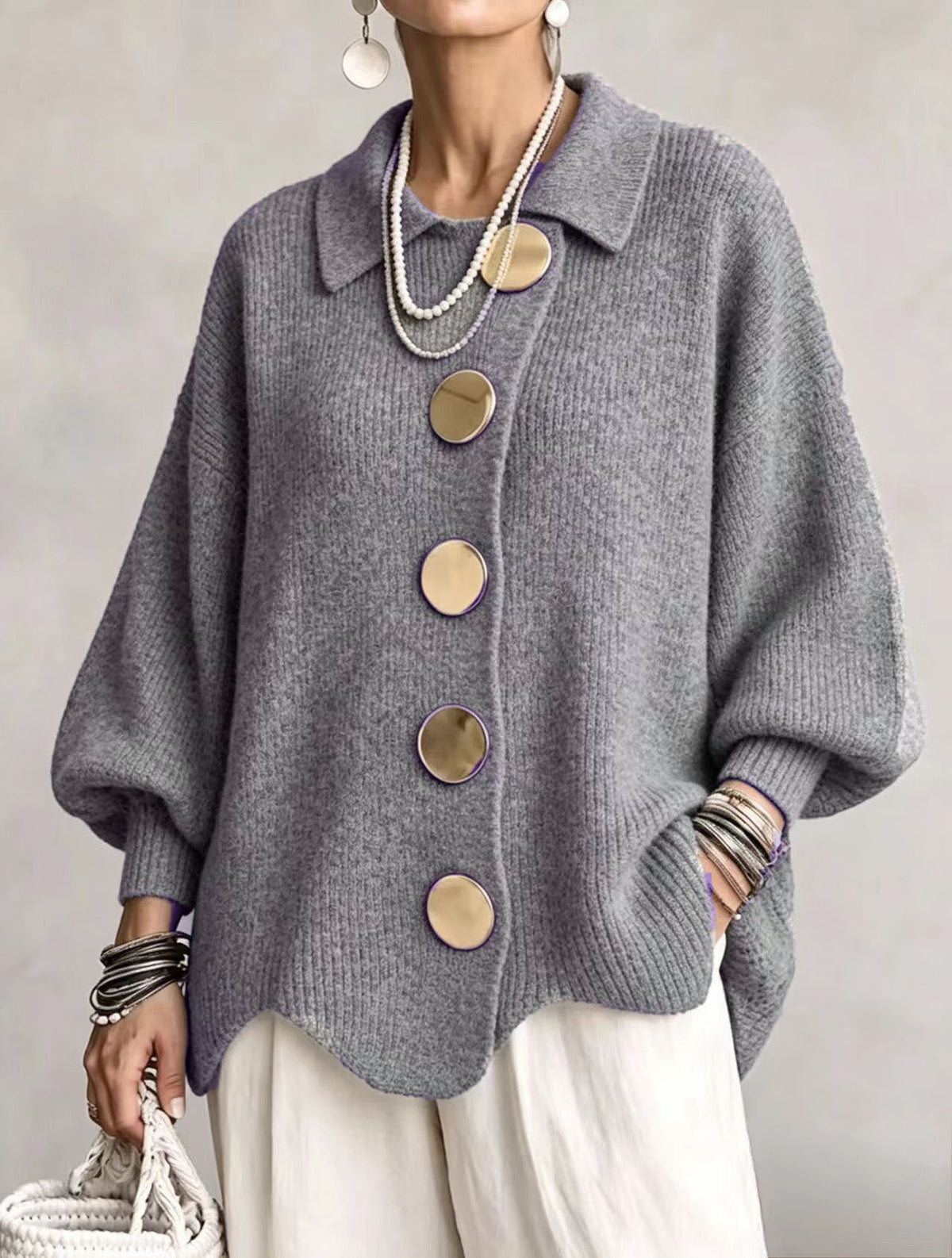Oversize kardigán so zlatými gombíkmi Izabela – Sivá